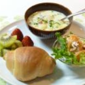 カリフラワーと鮭のクリーム煮 大庭英子さんのレシピ オレンジページnet プロに教わる簡単おいしい献立レシピ